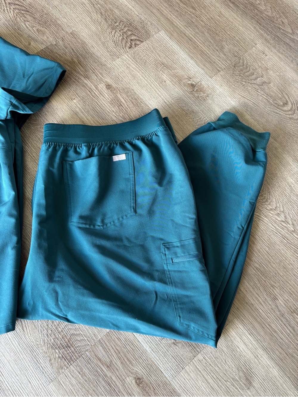 Figs Caribbean Blue Scrub Set - Picture 3 of 10